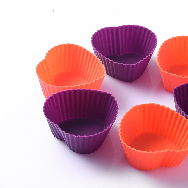 Bộ 10 khuôn hình trái tim làm bánh cupcake bằng silicon giao màu ngẫu nhiên