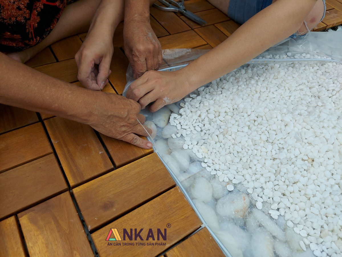 Vỉ Gỗ Nhựa Lót Sàn ANKAN 30x30cm – Bền Đẹp, Chịu Lực Cao, Lắp Ghép Nhanh, Dùng Cho Ban Công &amp; Sân Vườn