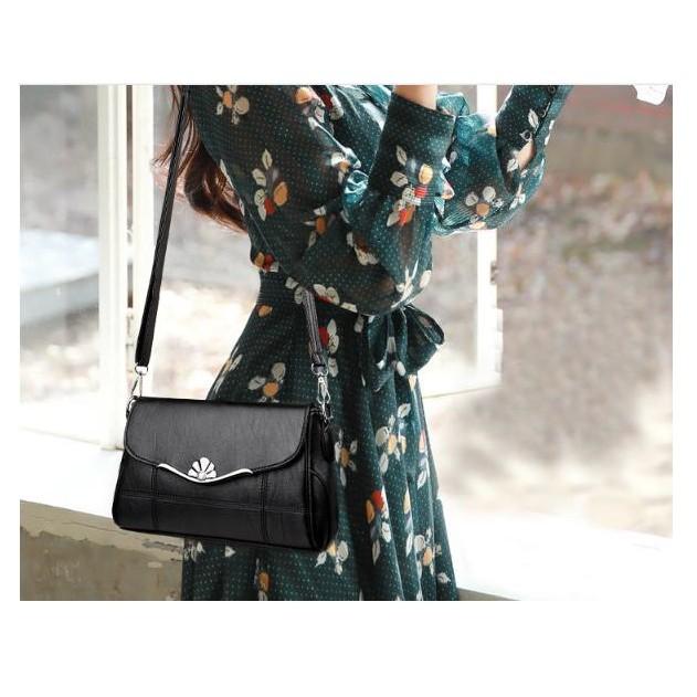 Túi xách đeo chéo nữ viền hoa