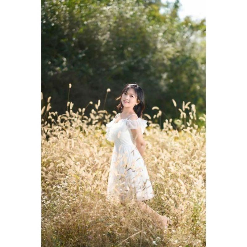 - Đầm Ulzzang trắng hai dây
