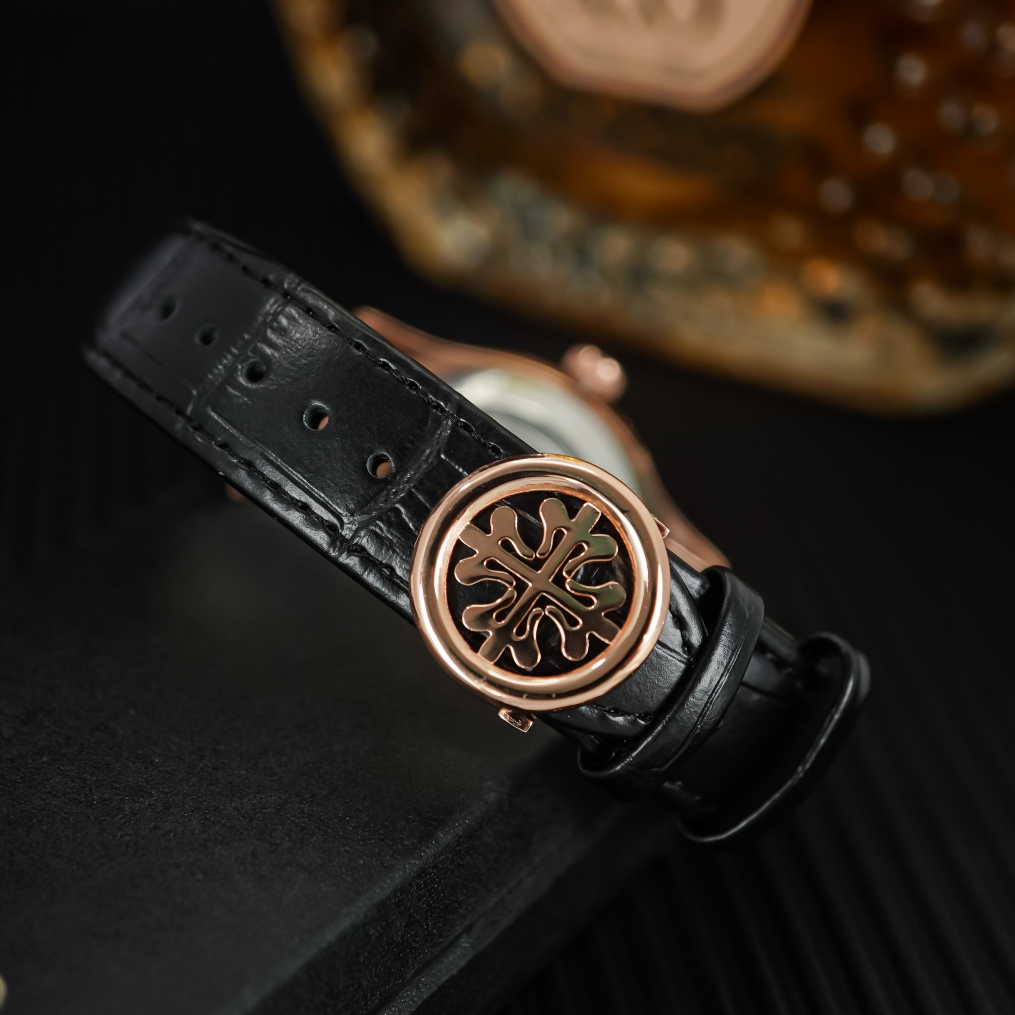 Đồng hồ đeo tay PATEK PHILLIPPE B456 Chạy Pin Hàng chính hãng