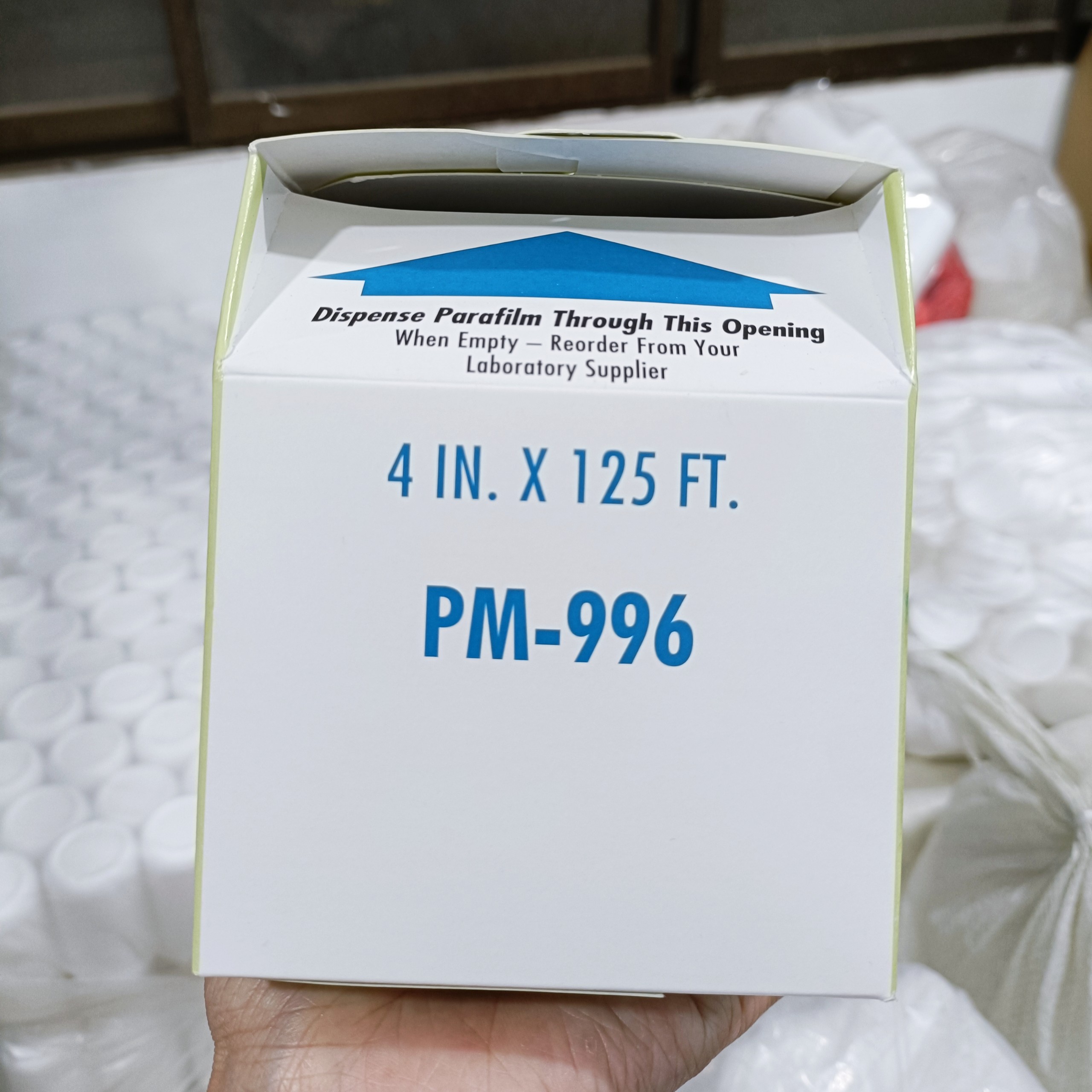 1 Hộp Giấy Parafilm Dùng Quấn Kín Nắp Chai Lọ Không Chảy Hoặc Dùng Trong Phòng Thí Nghiệm