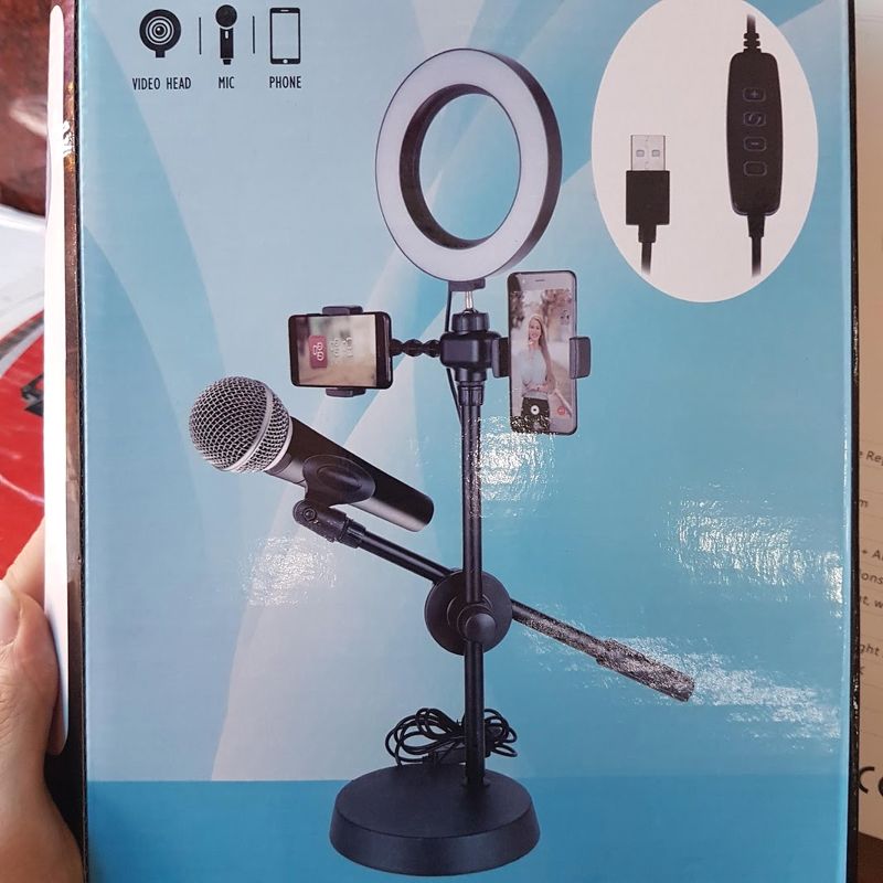 Đèn Live Stream 4in1 Để Bàn Có Chân Đỡ Micro Live Tream Hai Điện Thoại Loại Tốt- Bộ Giá đỡ Livestream Đa Năng Có Đèn Led Siêu Đẹp- Phụ Kiện Livestream Cao Cấp- Chất Liệu Hoàn Toàn Kim Loại Chắc Chắn- Đảm Bảo Ánh Sáng