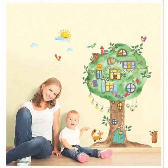 Decal trang trí nhà trên thân cây to cực xinh