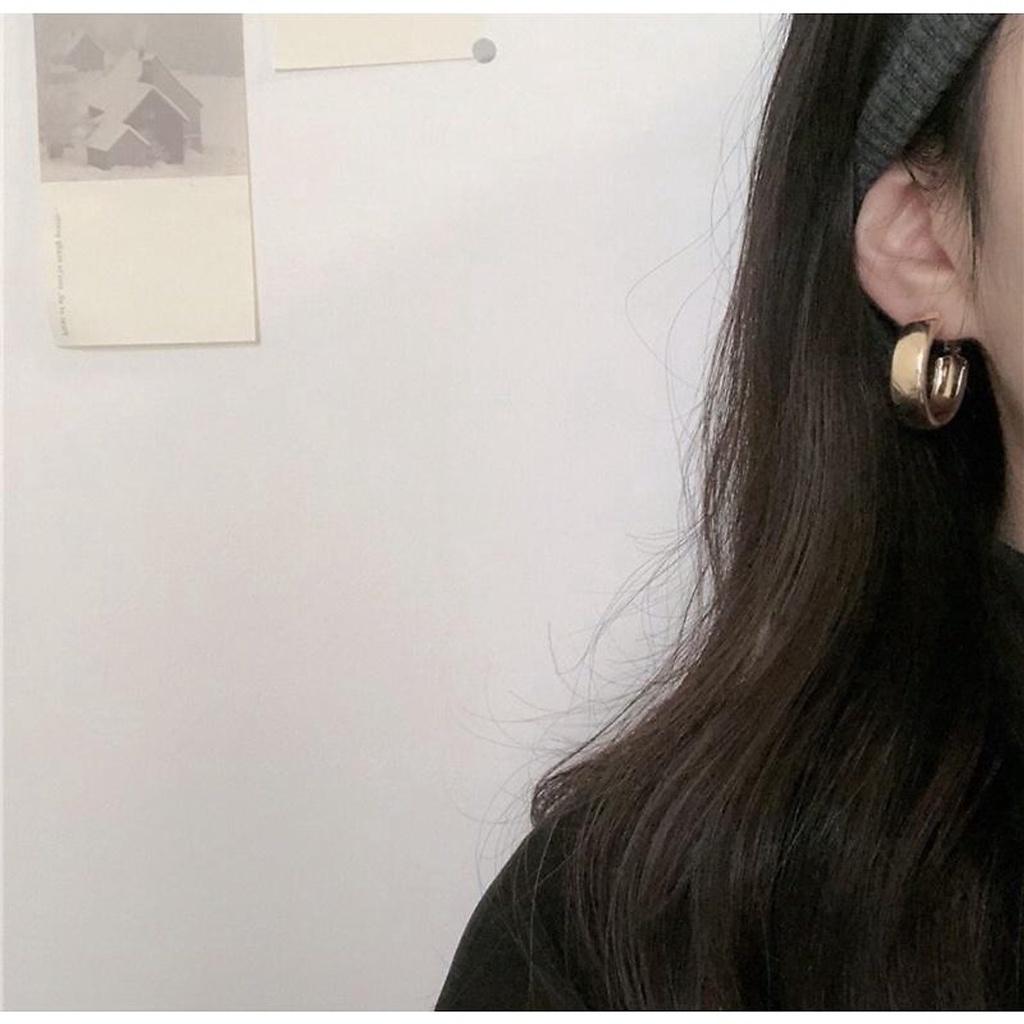 Khuyên tai chữ C chốt bạc dễ thương