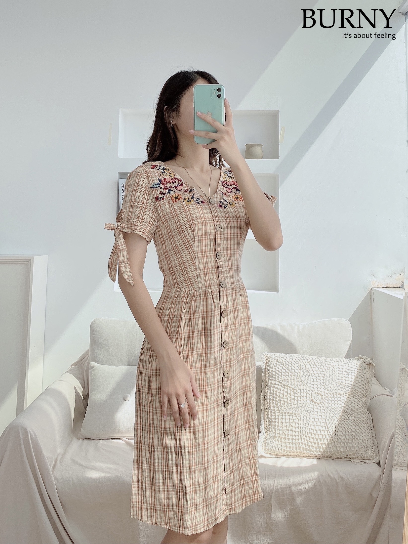 Váy đầm xòe ngắn tay vải kẻ vàng Floral dress Burny V4003549KV