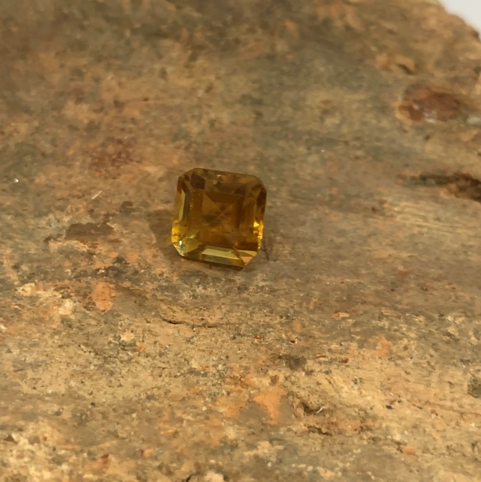 Viên đá thạch anh vàng (Citrine) thiên nhiên_HA-G000512