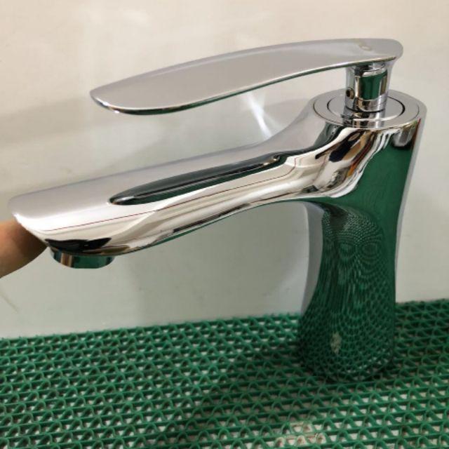 Lavabo chiếc lá đồng thau nóng lạnh