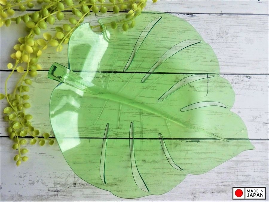 Đĩa nhựa pha lê hình chiếc lá Yamada Monstera - Hàng Nội Địa Nhật Bản