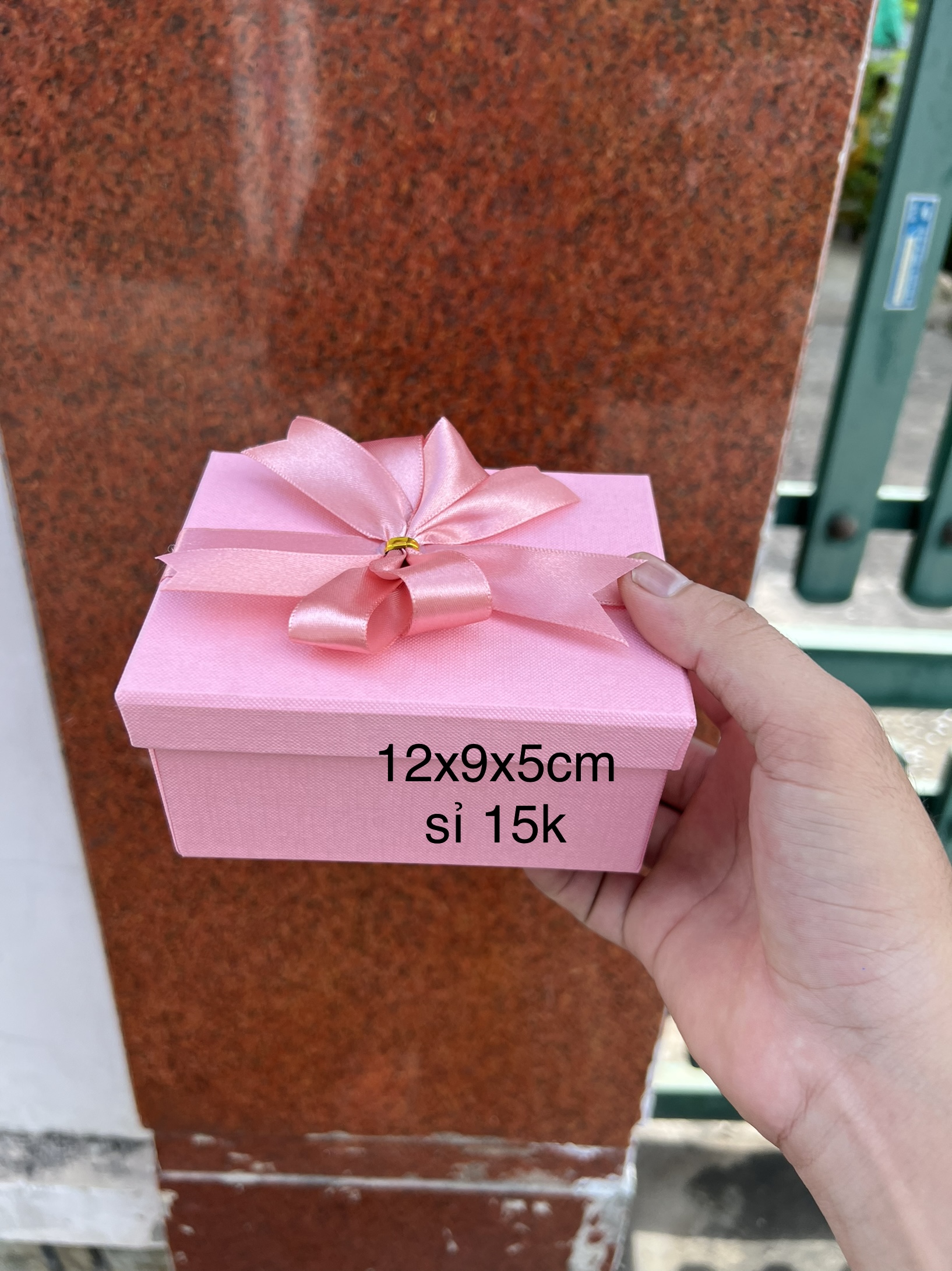 hộp quà xinh xắn, 12x9 cao 5cm