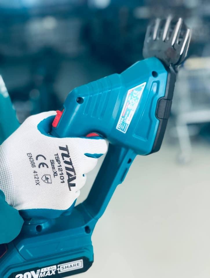 MÁY CẮT HÀNG RÀO DÙNG PIN 20V TOTAL TSTLI2001 - HÀNG CHÍNH HÃNG