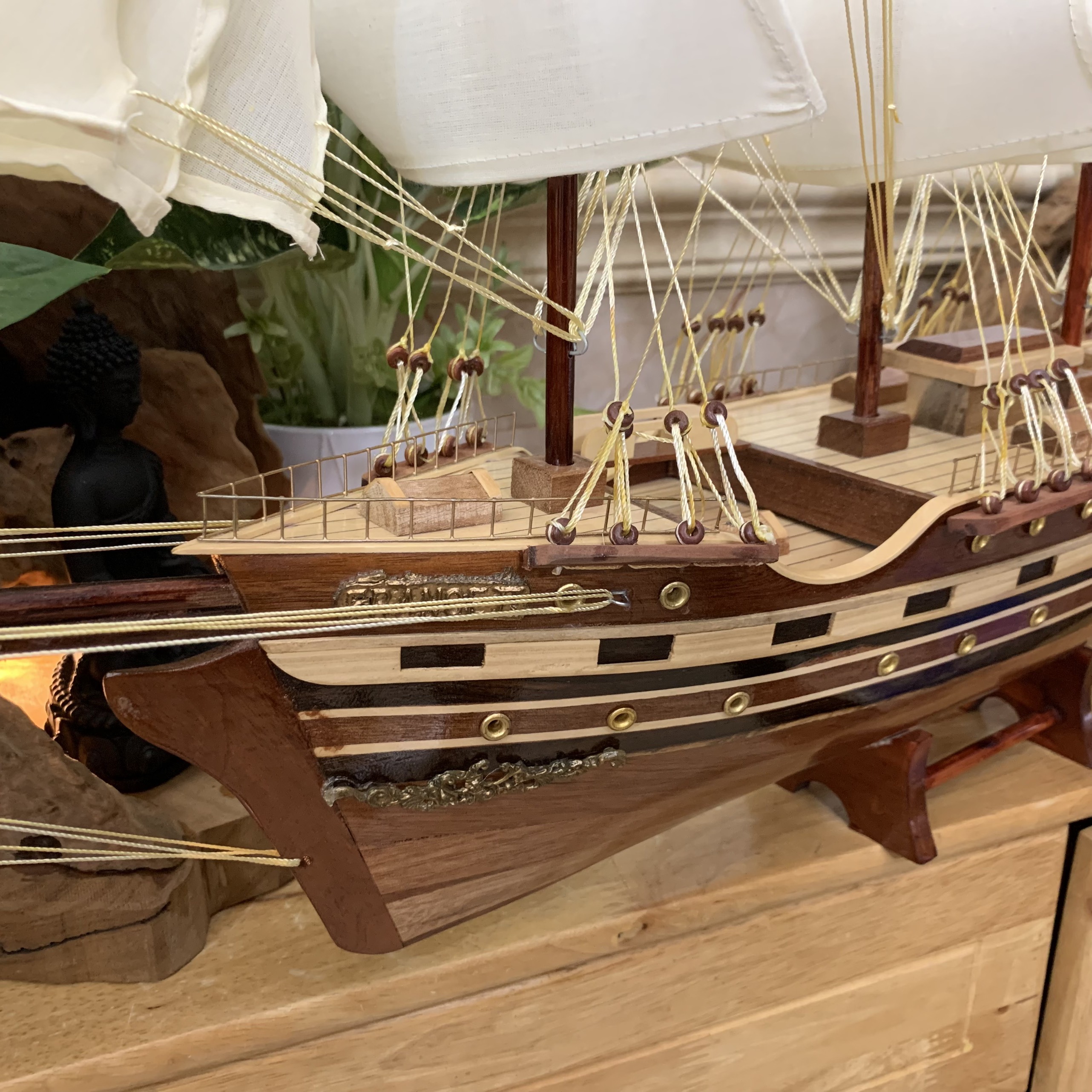 Mô hình thuyền gỗ thuyền trang trí phong thủy tàu chở hàng France II_Pháp - Thân tàu dài 60cm - Gỗ Tự Nhiên