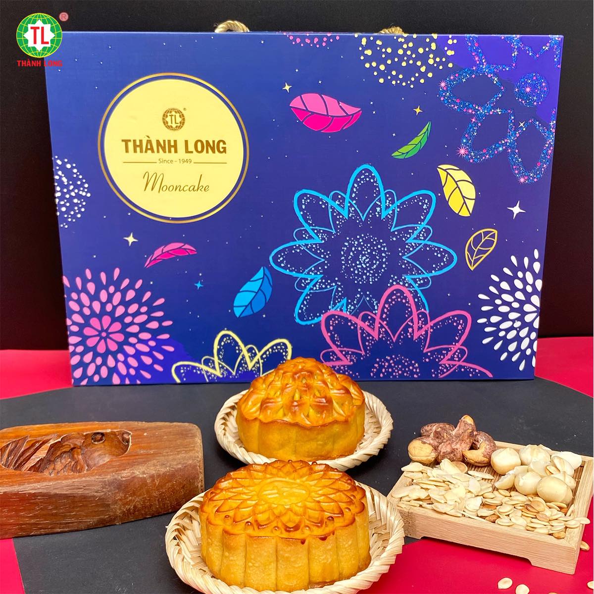 Bộ hộp Bánh trung thu Phát Lộc 6 bánh có trứng 100g - Thành Long - 600g - tặng 1 hộp trà - VIỆT NAM