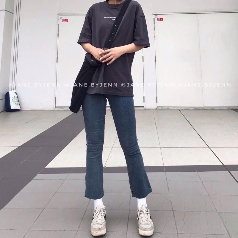 Quần jean ống loe nhẹ co dãn xanh đậm