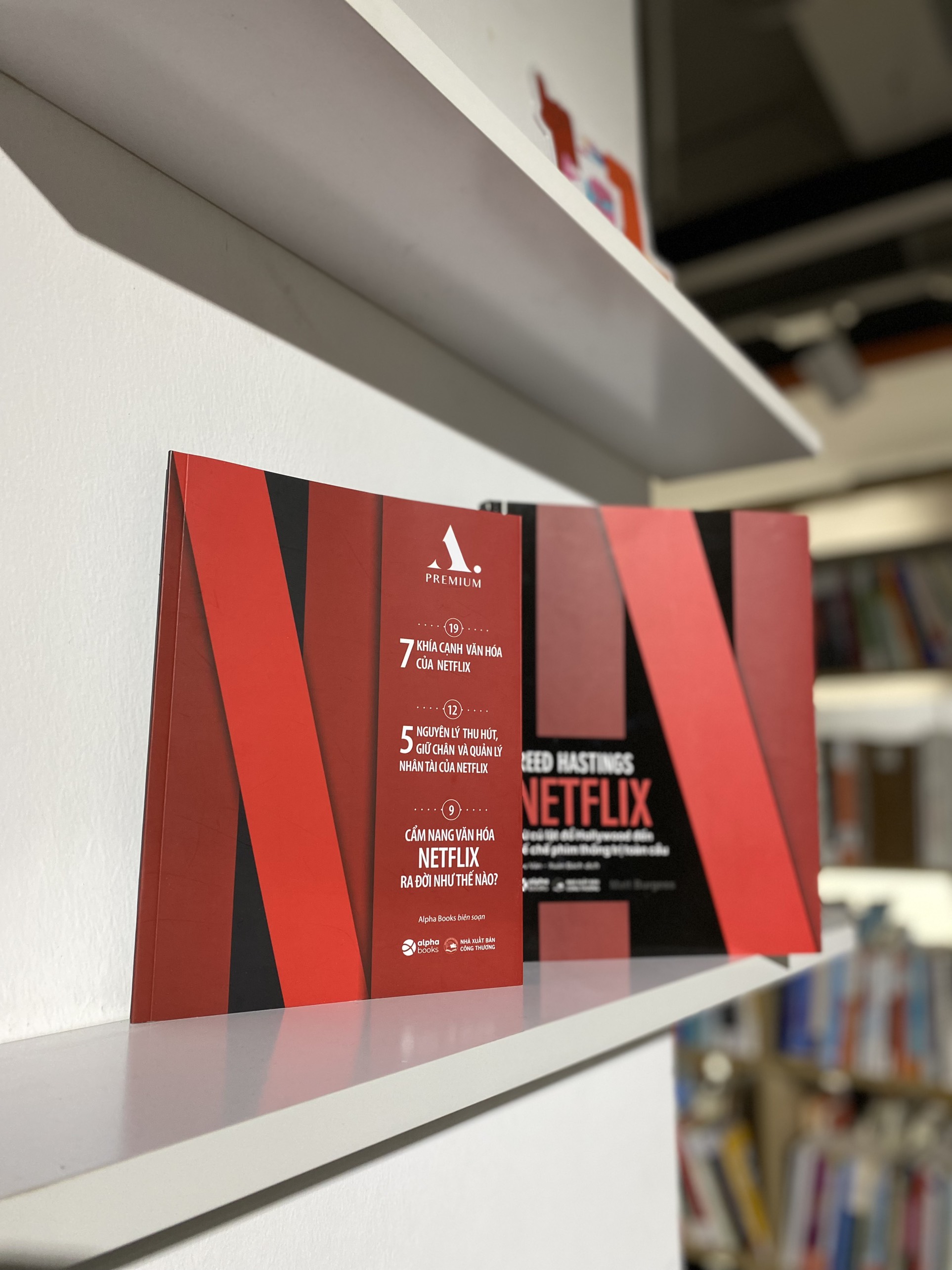 Netflix: Từ Cú Lật Đổ Hollywood Đến Đế Chế Phim Thống Trị Toàn Cầu