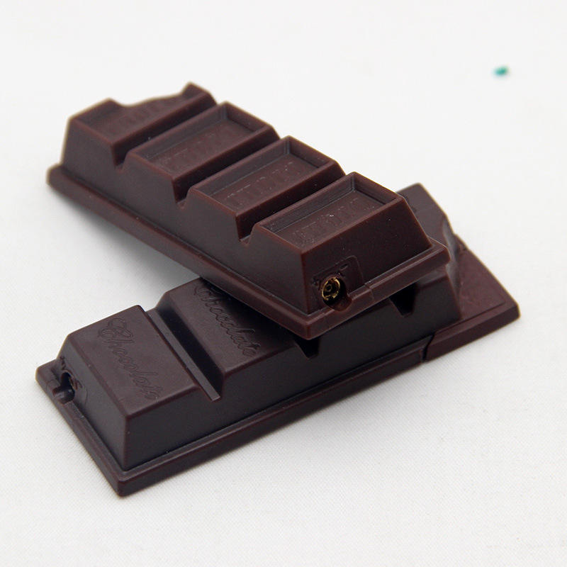 Hộp quẹt bật lửa hình thanh kẹo chocolate -