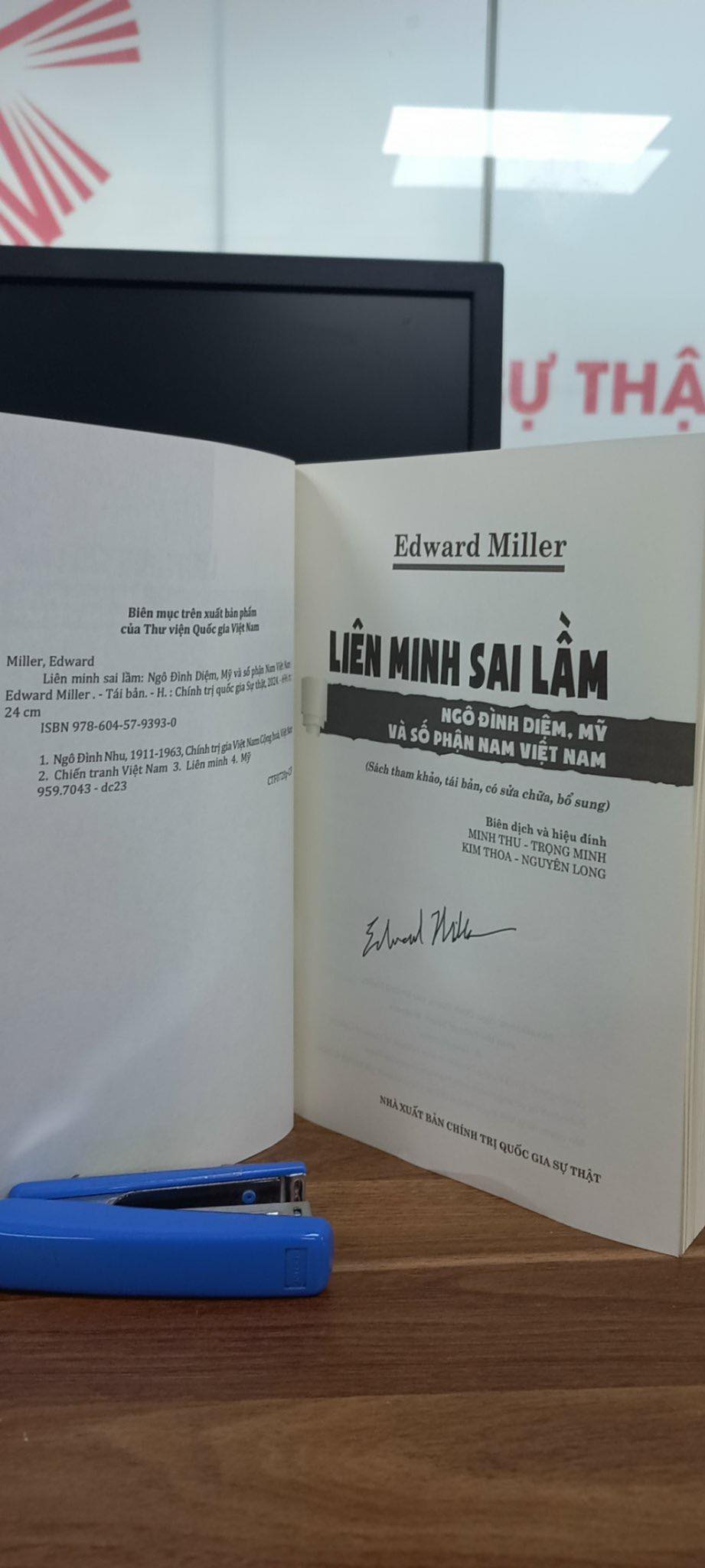 LIÊN MINH SAI LẦM - KÝ TẶNG CỦA TÁC GIẢ