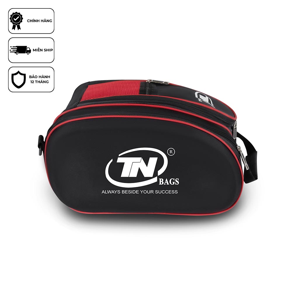 Túi Đựng Giày Đeo Chéo 2 Ngăn Chống Nước TN Bags TN.B 9001 – Túi Đựng Giày Bóng Đá, Túi Gym Thể Thao Màu Đen Đỏ Năng Động Cao Cấp!
