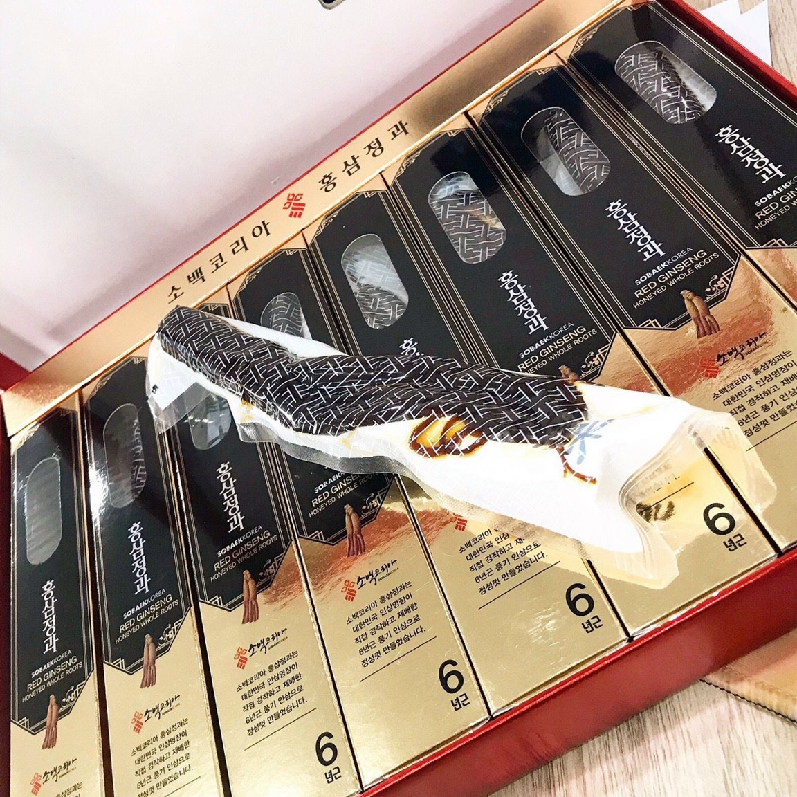 Hồng Sâm Nguyên Củ Tẩm Mật Ong Hàn Quốc Hộp 300gr