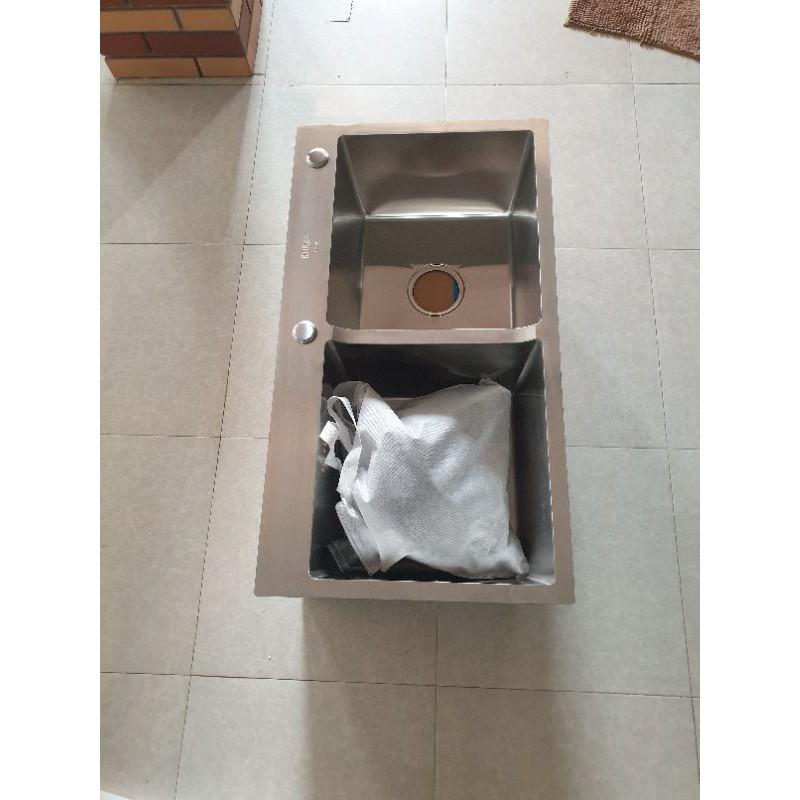 Chậu đúc rửa bát,chén 8245 SUS 304 2 hố cân.Tặng bộ xả.