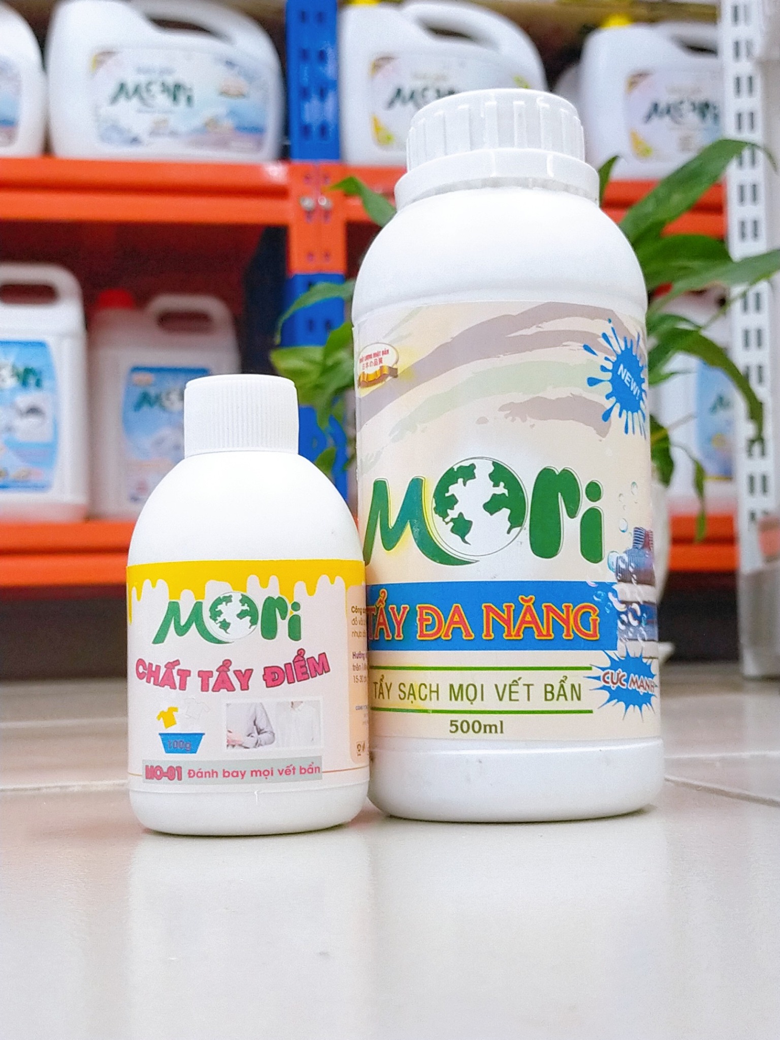 TẨY QUẦN ÁO ĐA NĂNG MORI ĐÁNH BAY CÁC VẾT BẨN LEM MÀU, MỠ ÂM, VẾT THỨC CHAI 500ML