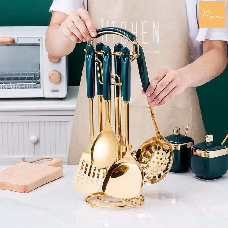 BỘ MUÔI THÌA HỌA TIẾT ĐẦU HƯƠU KÈM GIÁ TREO MẠ VÀNG CAO CẤP