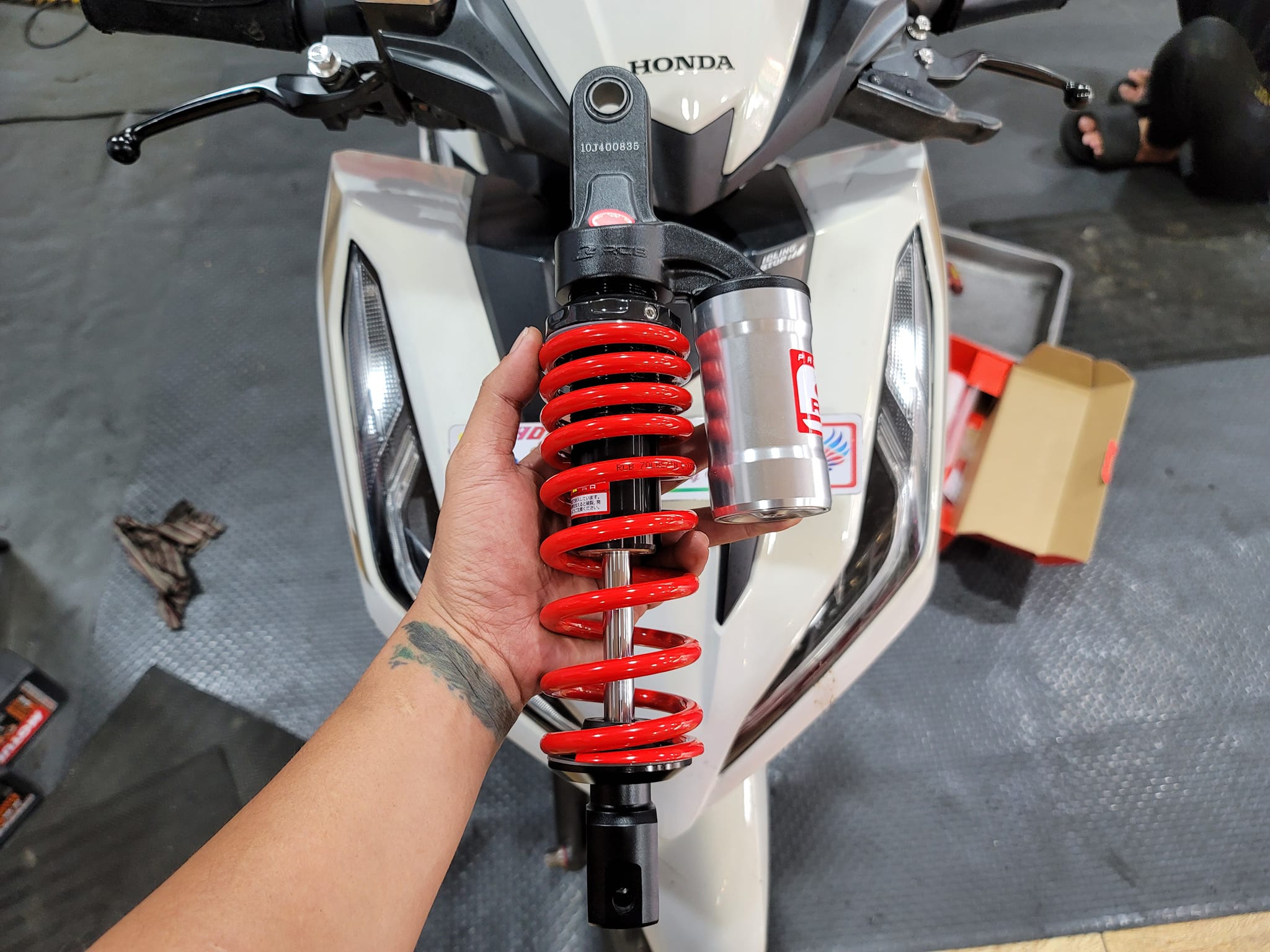Phuộc RCB MB2 cho Vario, Click,... Chiều cao 330mm. Chính hãng RCB. BH 12 tháng (070555)