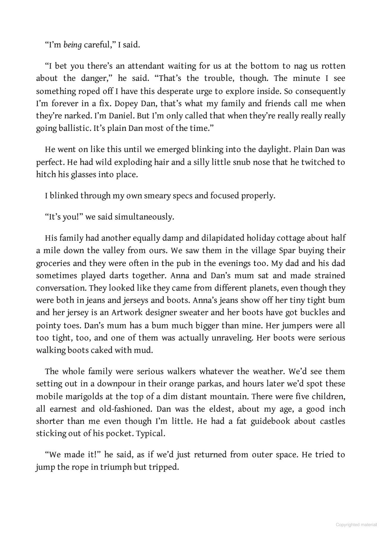 Sách ngoại văn: Girls in Love