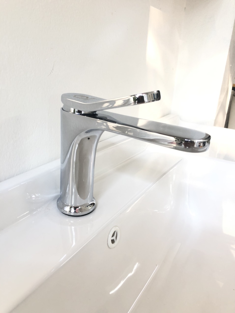 Vòi rửa mặt cao cấp thân thấp GR4002B
