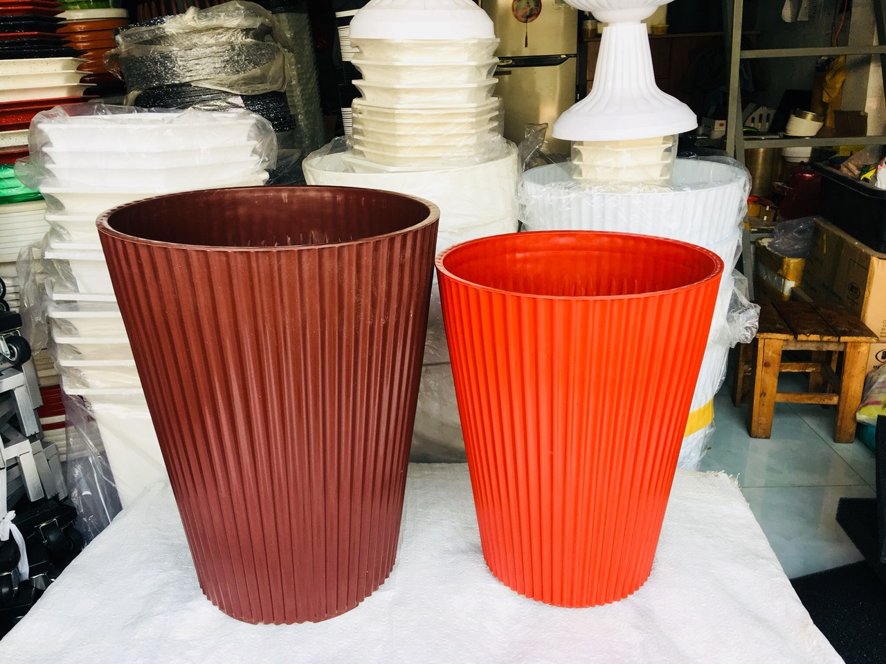 Combo 4 Chậu Trồng Cây, Chậu Nhựa Sọc Gân, Chậu Tròn Dáng Cao Hàng Cao Cấp