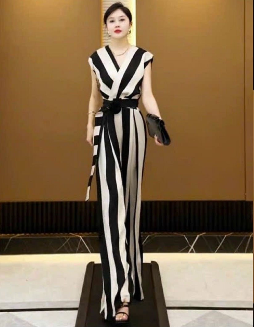 JUMPSUIT KẺ SỌC QUẦN ỐNG RỘNG CỔ ĐẮP CHÉO CAO CẤP