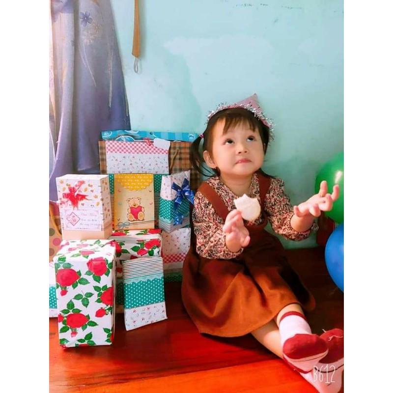 Set yếm dễ thương cho bé gái