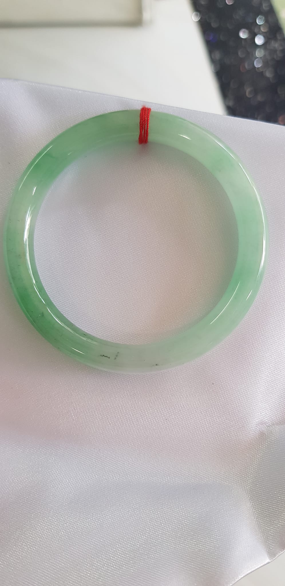 Vòng Mới đá ngọc cẩm thạch tự nhiên TR Lý A SAO 50 Size vòng 50mm x 7,2mm Màu Xanh ngọc lý trắng bóng nhẹ nhàng đẹp bóng xinh đẹp nữ 50kg - 55kg đeo đẹp ạ Món Quà Ý nghĩa Anh Chị tặng Mẹ, Vợ, người thân yêu ạ