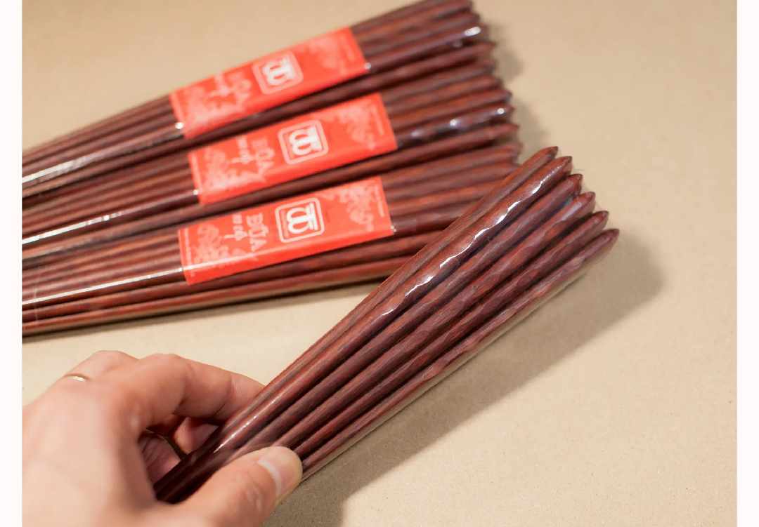 Bộ 10 đôi đũa ăn cao cấp đũa đẹp đũa sạch ( chất liệu gỗ cẩm )
