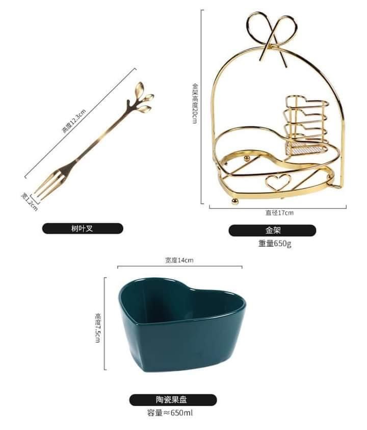 Đĩa hoa quả gốm sứ hình trái tim kèm dĩa xiên và khung kim loiaj mạ vàng cao cấp - VD142