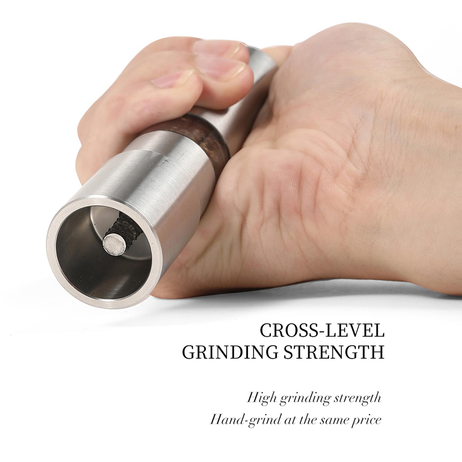 Máy xay hạt tiêu dạng chai bằng thép không gỉ, dung tích lớn thiết kế tinh tế.