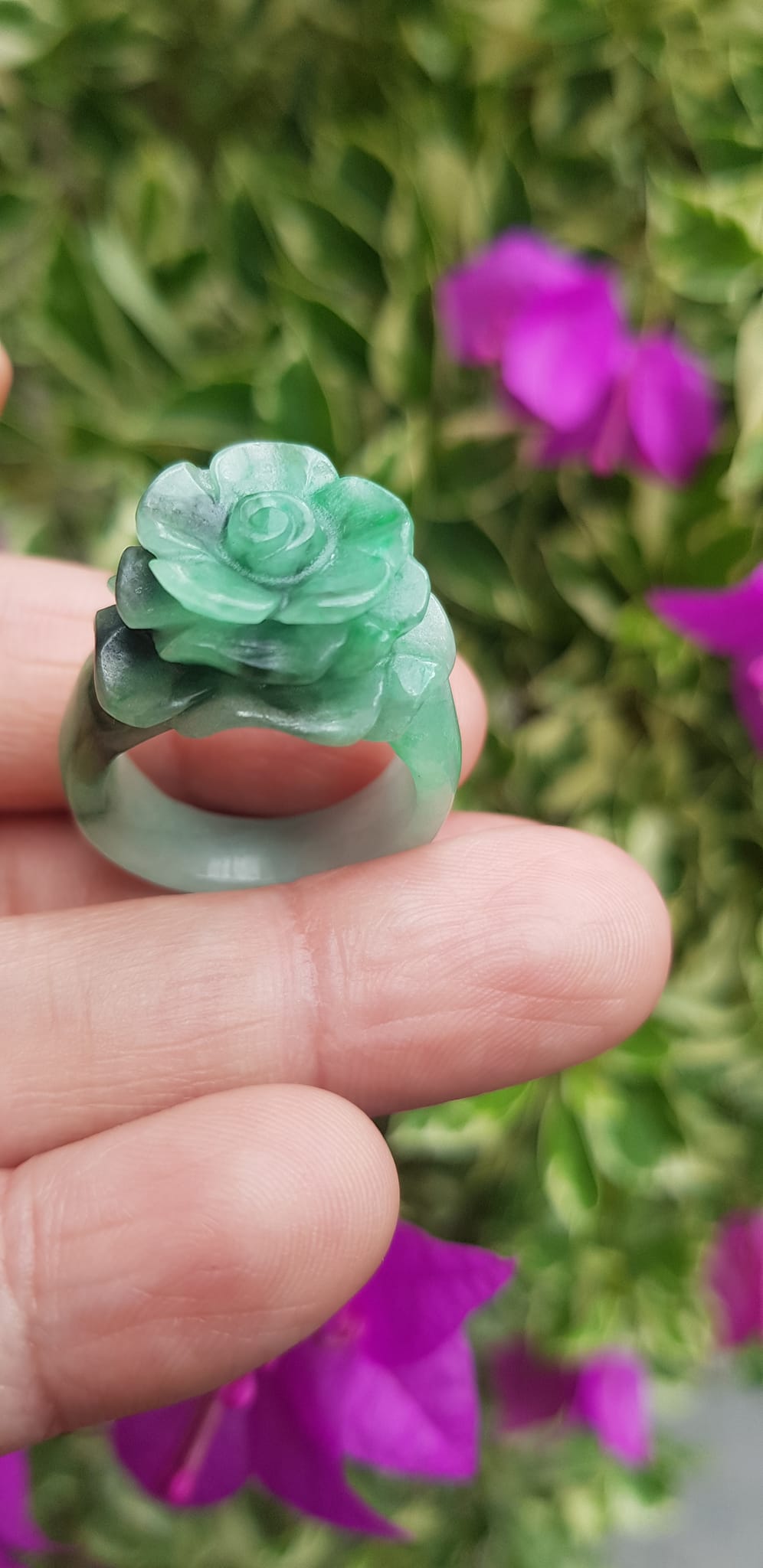 Nhẫn Nữ mới chạm Bông Hồng Nổi đá cẩm thạch tự nhiên Nhẫn màu Xanh trắng rất đẹp Ni 18mm đeo tay xinh lắm ạ
