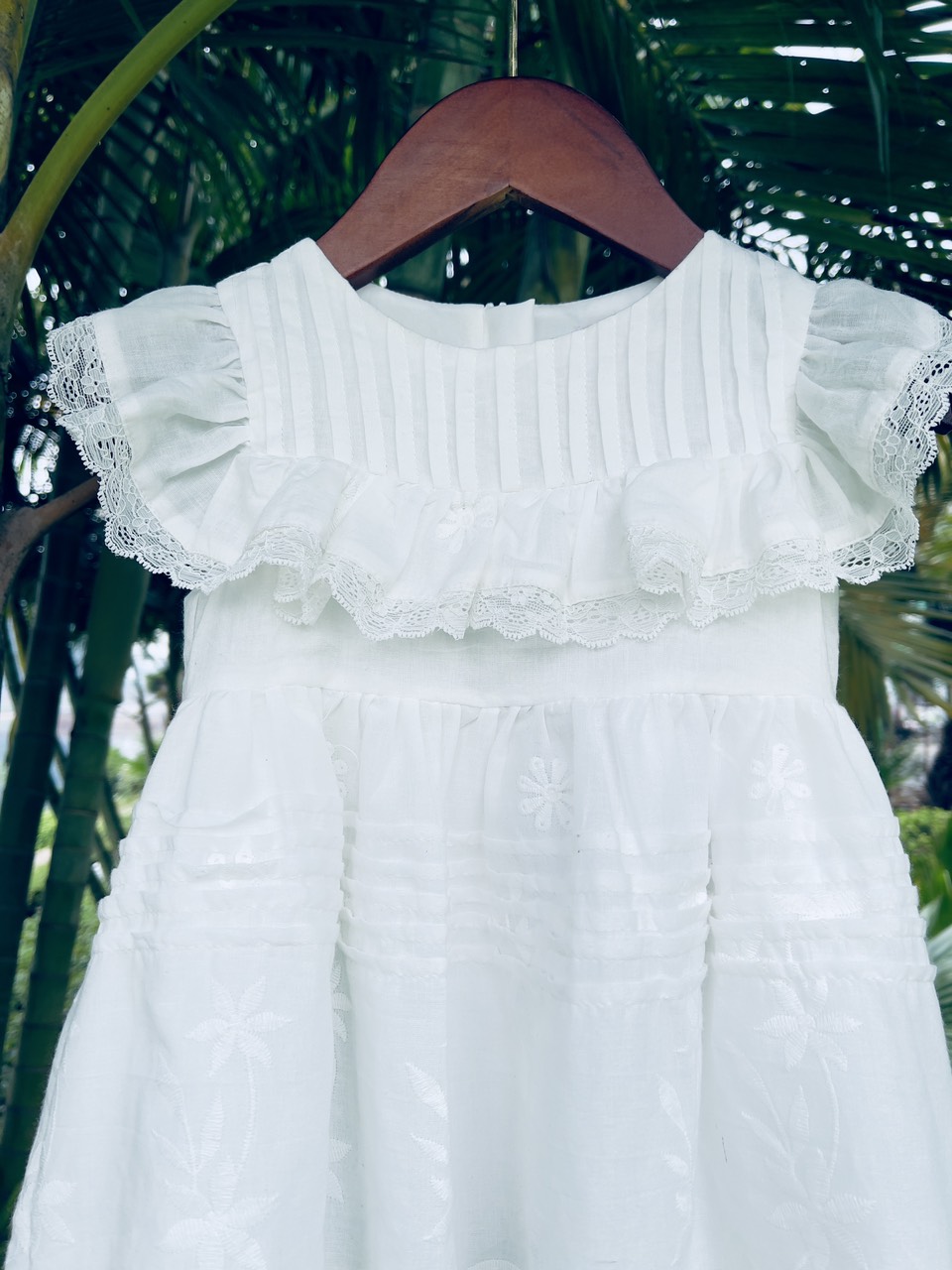Hình ảnh Váy hè cho bé gái, Đầm trắng trẻ em 2-10 tuổi thêu hoa ren vải boil nhẹ hàng thiết kế kiểu dáng điệu đà