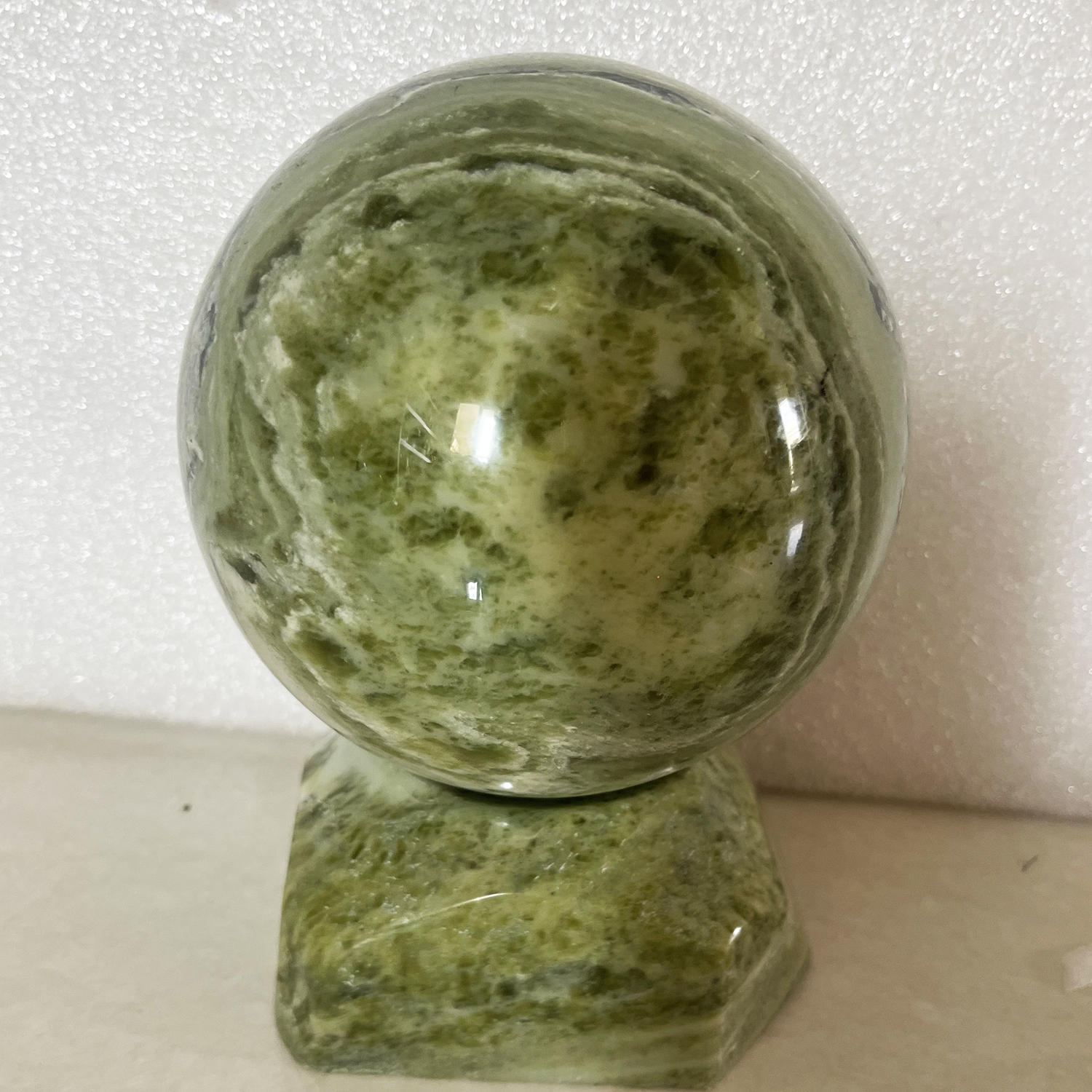 Quả cầu phong thủy đường kính 15 cm ngọc serpentine xanh cho mệnh Hỏa và Mộc đá tự nhiên Việt Nam