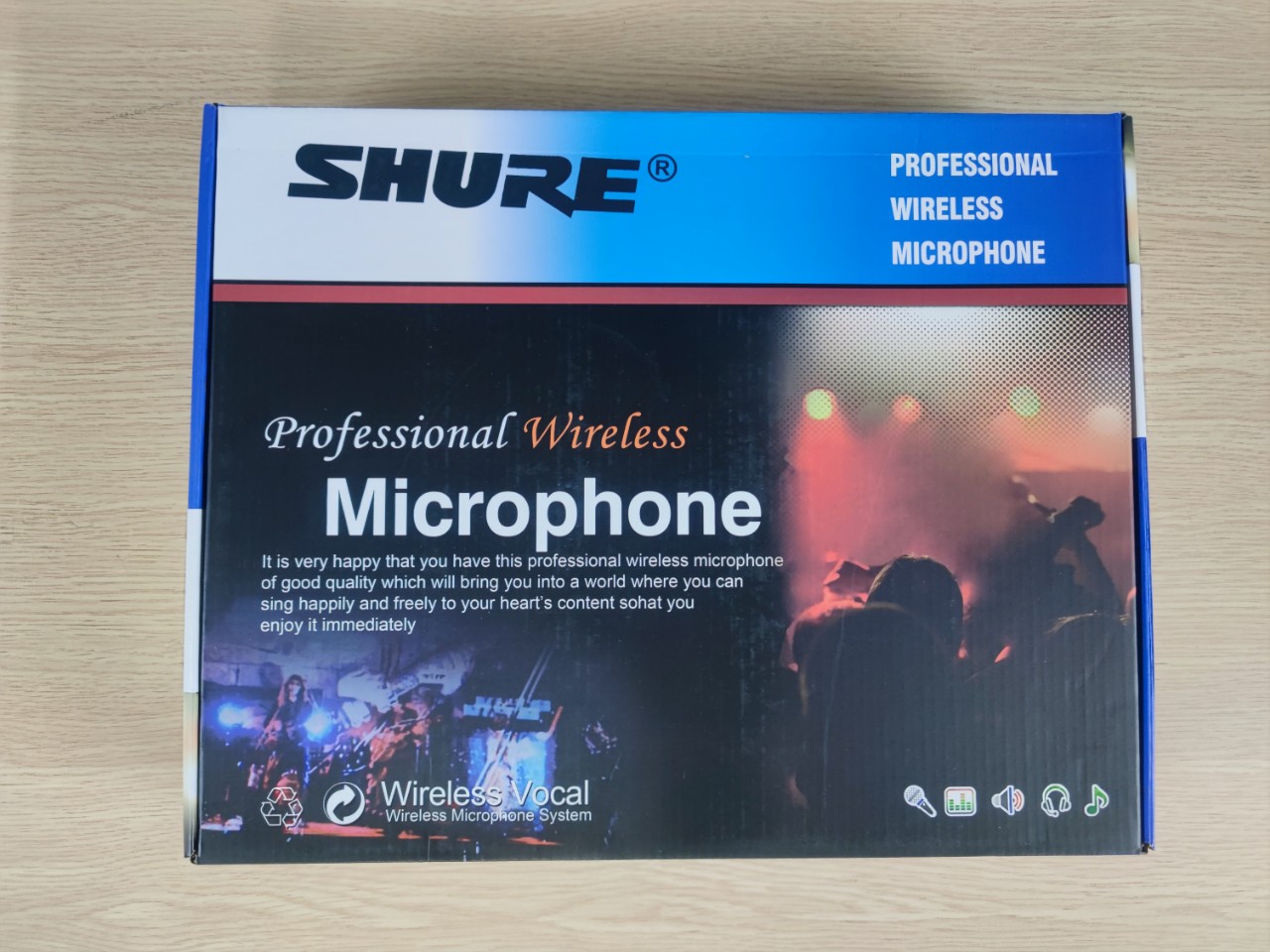 Micro không dây Shure U-180 cao cấp, tần số cao UHF, chống hú cực tốt, thích hợp cho sân khấu và karaoke chuyên nghiệp.