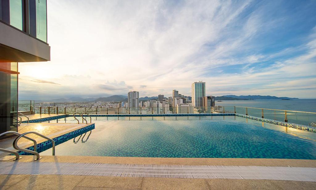 Combo 3N2D KS Green Beach Hotel Nha Trang: VMB khứ hồi Hà Nội - Nha Trang + Phòng Tiêu Chuẩn + Ăn sáng