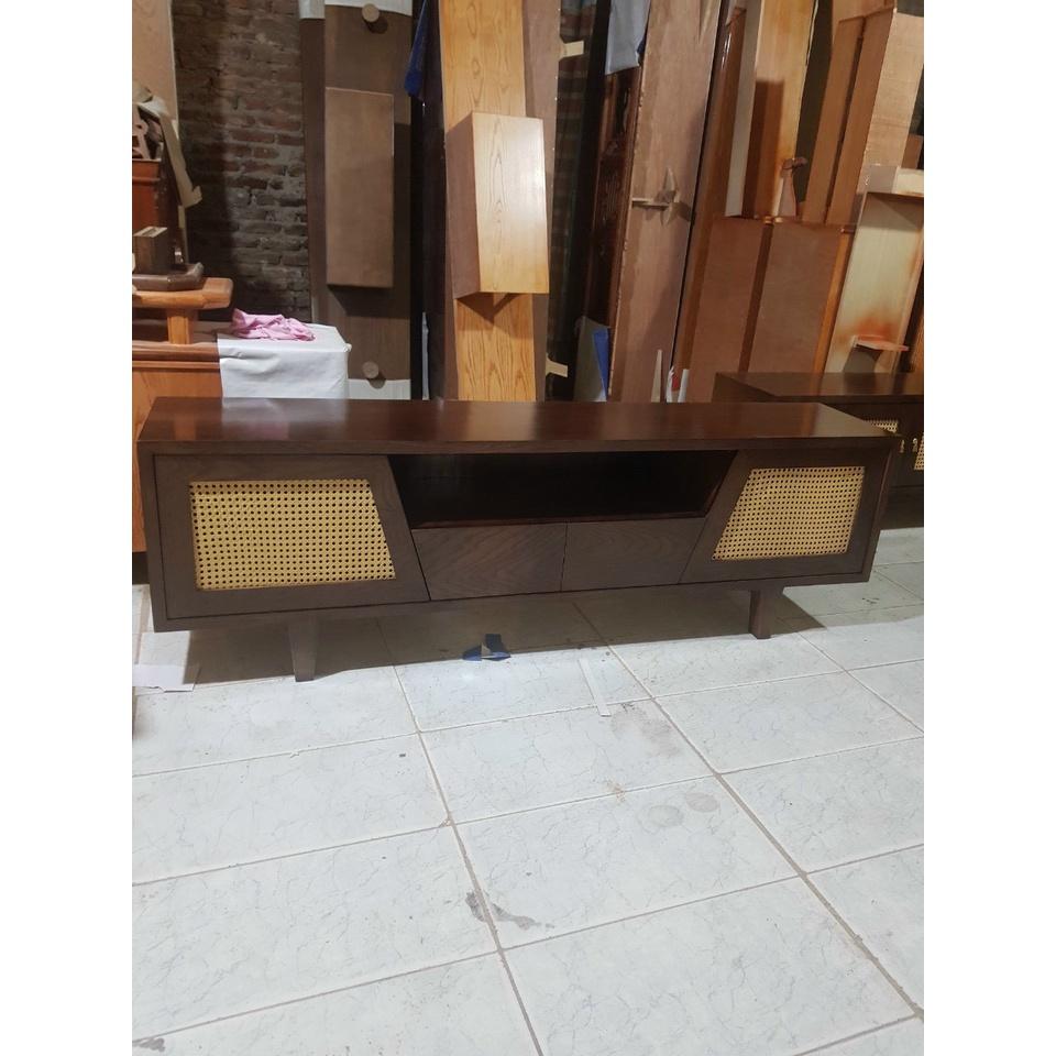 Kệ tivi gỗ sồi Nga - cánh mây