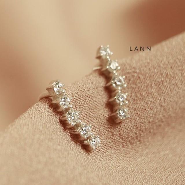 Khuyên dải 5 đá không chốt S925 LANN