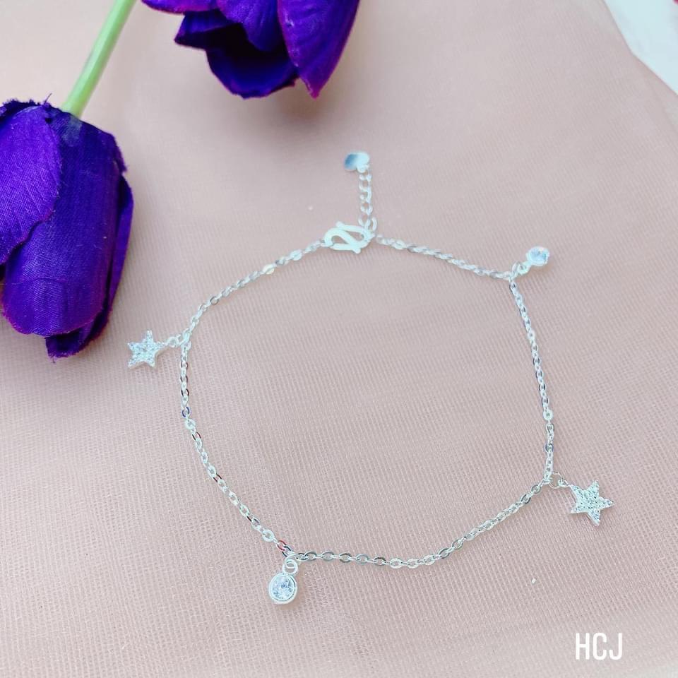 Lắc chân có hình ngôi sao