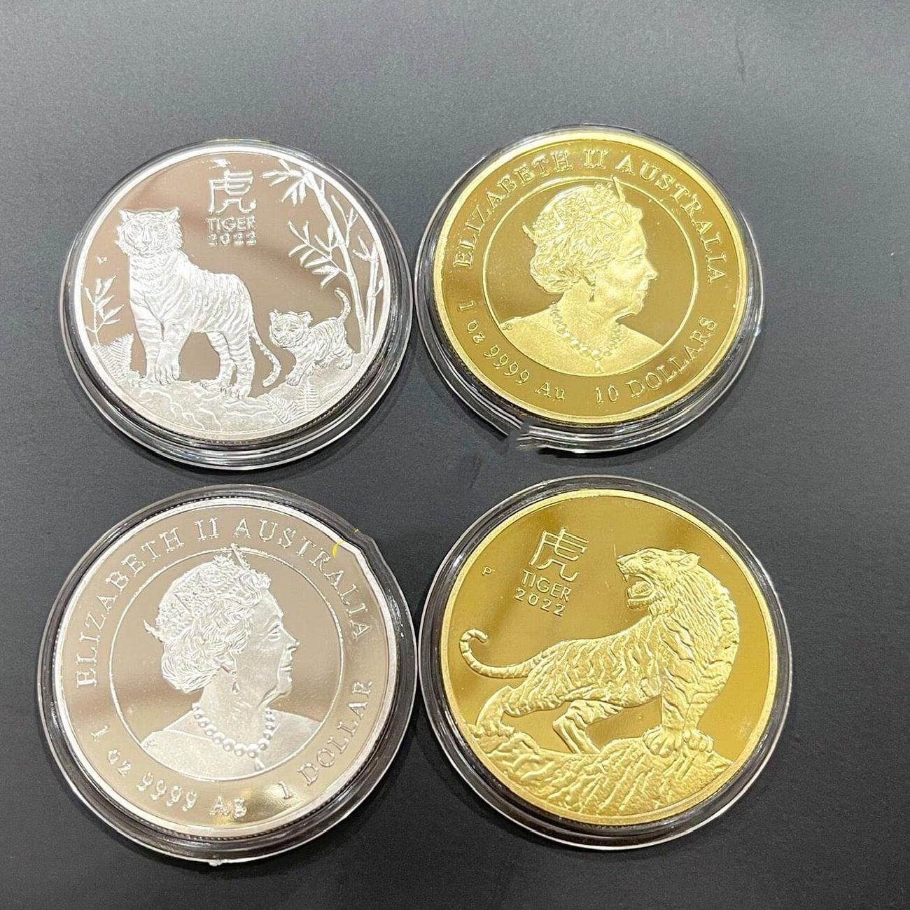 Quà tặng Tết Mừng năm Nhâm Dần 2022 sang chảnh : Combo 2 đồng xu hình Cọp từ Úc vàng bạc - đi cùng túi gấm đỏ