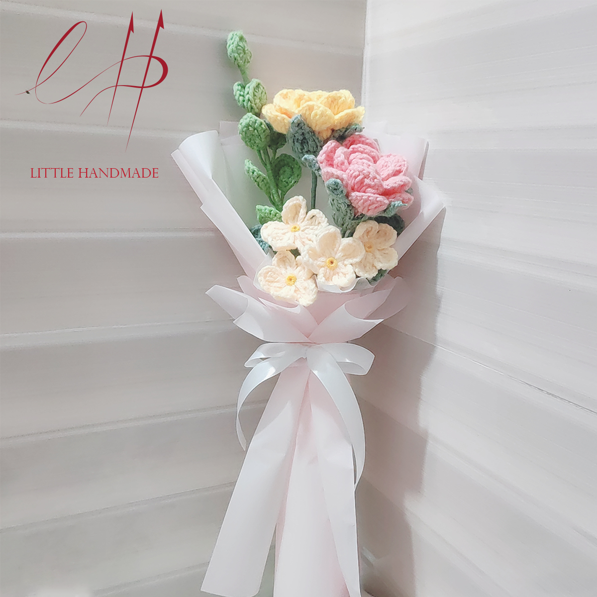 Quà tặng 2 hoa hồng và 4 lưu ly bằng len handmade