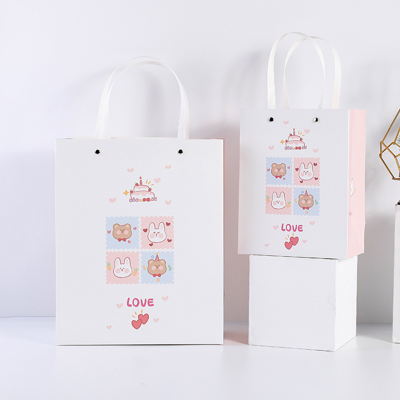 Q1337 Túi giấy dọc quai nhựa cứng đựng quà tặng in nhiều họa tiết cute, màu sắc nhã nhặn dễ thương thích hợp làm quà tặn