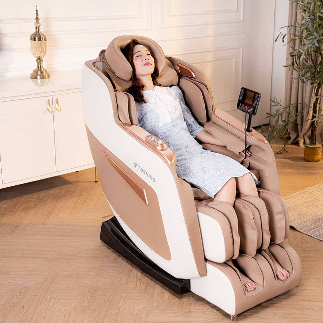 Ghế Massage Toàn Thân Đa Năng Cao Cấp Toshiko T81, điều khiển giọng nói tiếng Việt cao cấp, tổ hợp 15 bài massage chuyên sâu cùng công nghệ quét AI dò tìm huyệt đạo