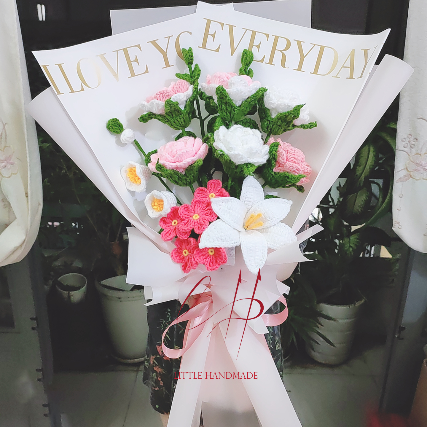 Quà tặng bó hoa size lớn kích thước 60 x 30 cm