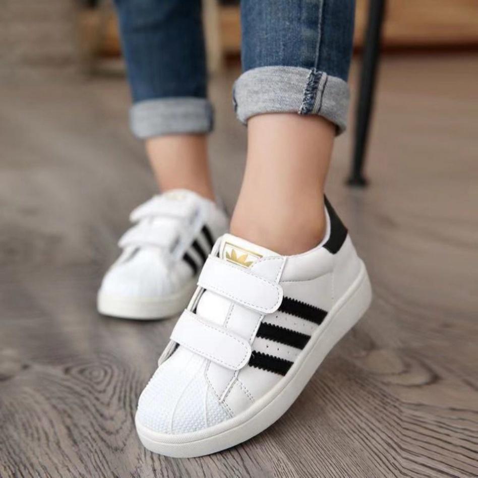 Giầy Thể Thao 3 Sọc Cho Bé Trai Và Bé Gái